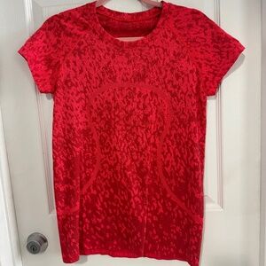 Lululemon Swiftly Tech 2.0  S/S  Hip Length Red Rock Camo